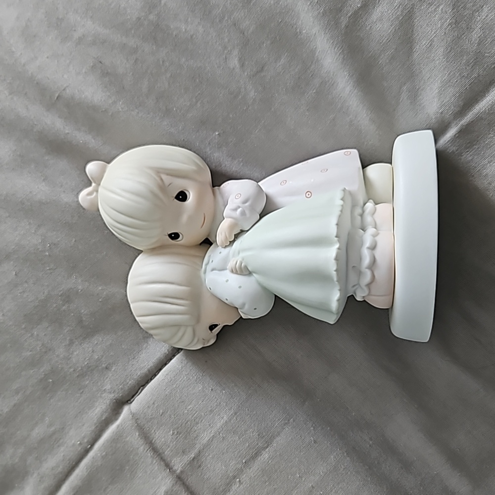 Vintage Precious Moments figurine "That's What Friends Are For"